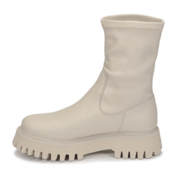 BRONX | Groovy Stretch Winter White Chelsea Boots - Picture 15 of 16